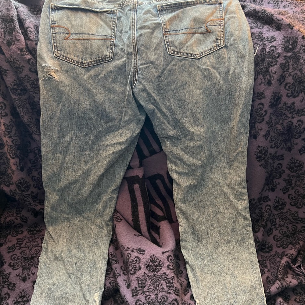 American Eagle women’s Regular US size 16, button fly. Worn once. No damage.